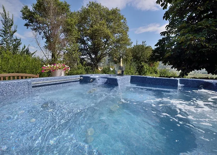 Alloggio per agriturismo Fonte Al Noce Gubbio